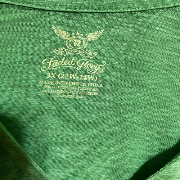 Short sleeve pocket t shirt.  Size 3x but fits like a 2x. - Picture 2 of 4